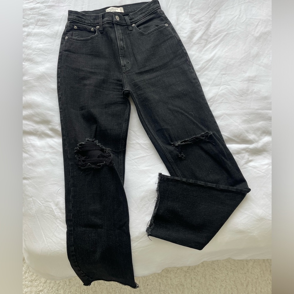 Abercrombie distressed Denim, Ankle Straight Ultra High Rise, Size 4, Long